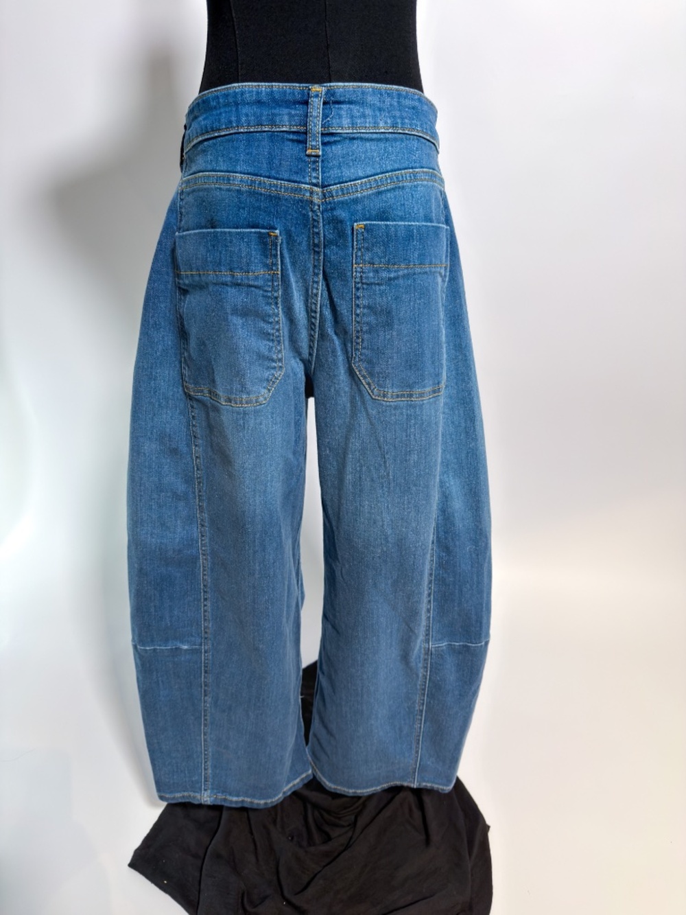 Pilcro Barrel Jeans - Size 28 |EUC - Picture 2 of 5